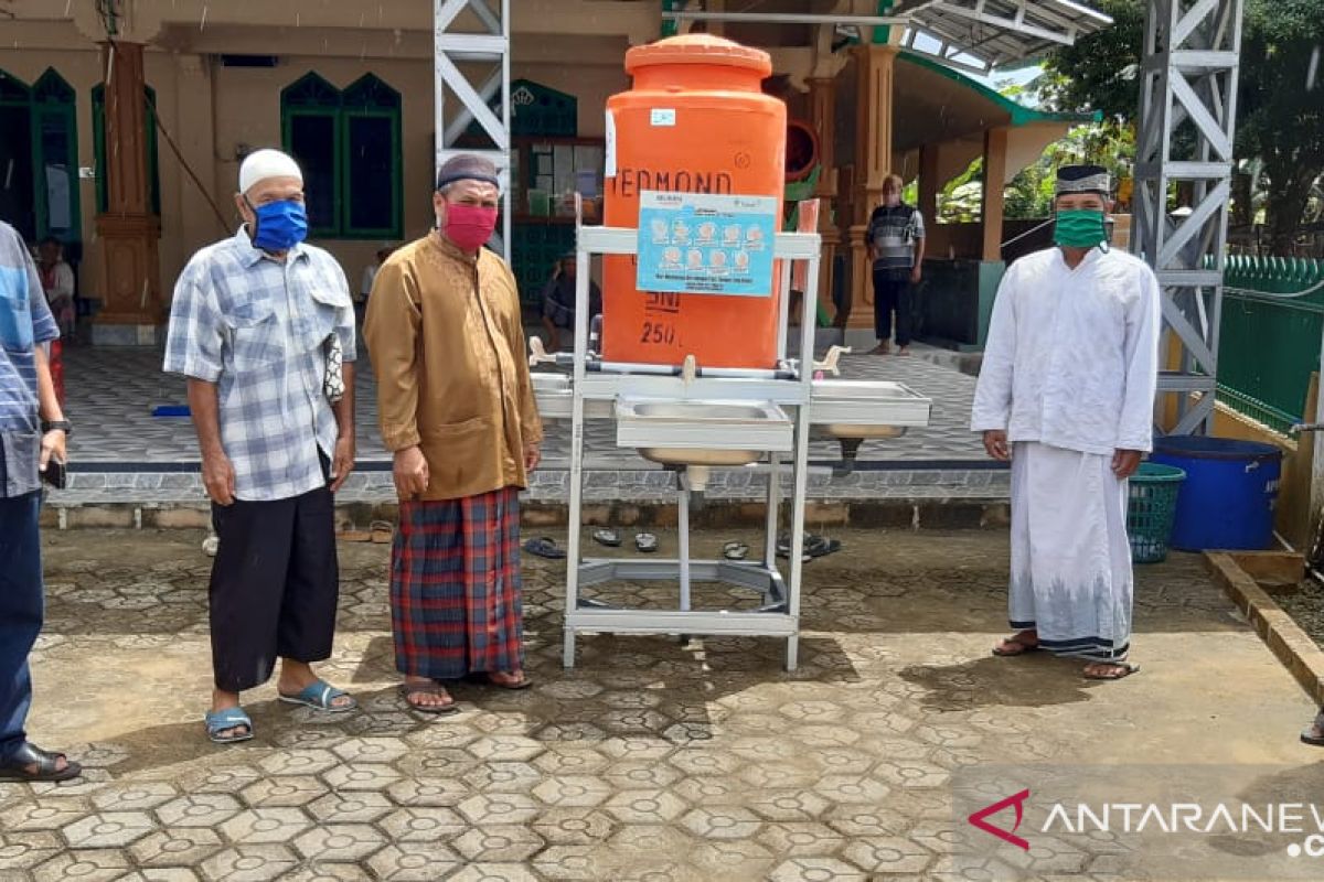 PT Timah salurkan bantuan sarana cuci tangan masyarakat umum