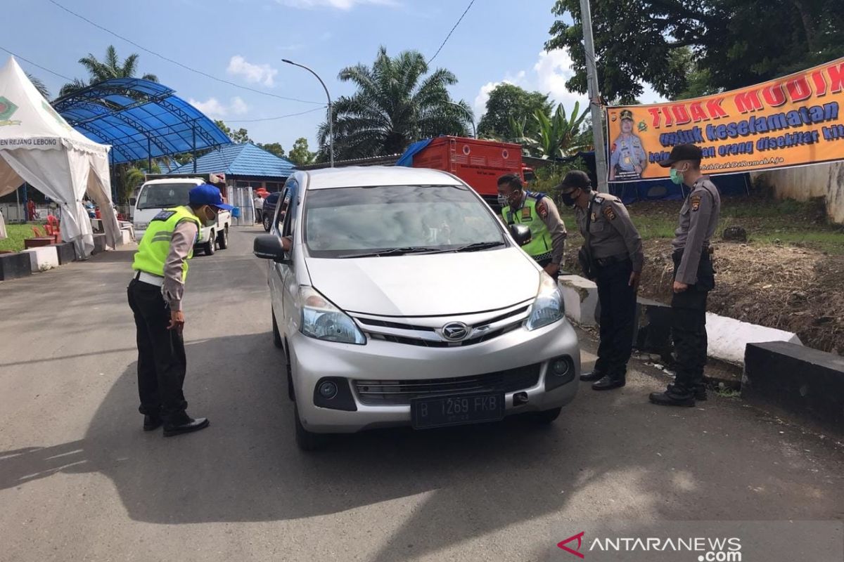 306 kendaraan pemudik masuk Bengkulu dipaksa putar balik