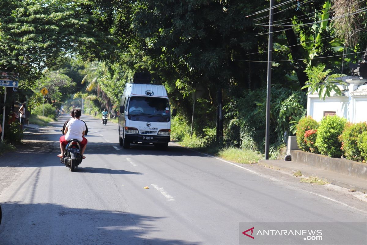 Warga Bondalem-Bali melakukan kegiatan rutin pasca-karantina wilayah