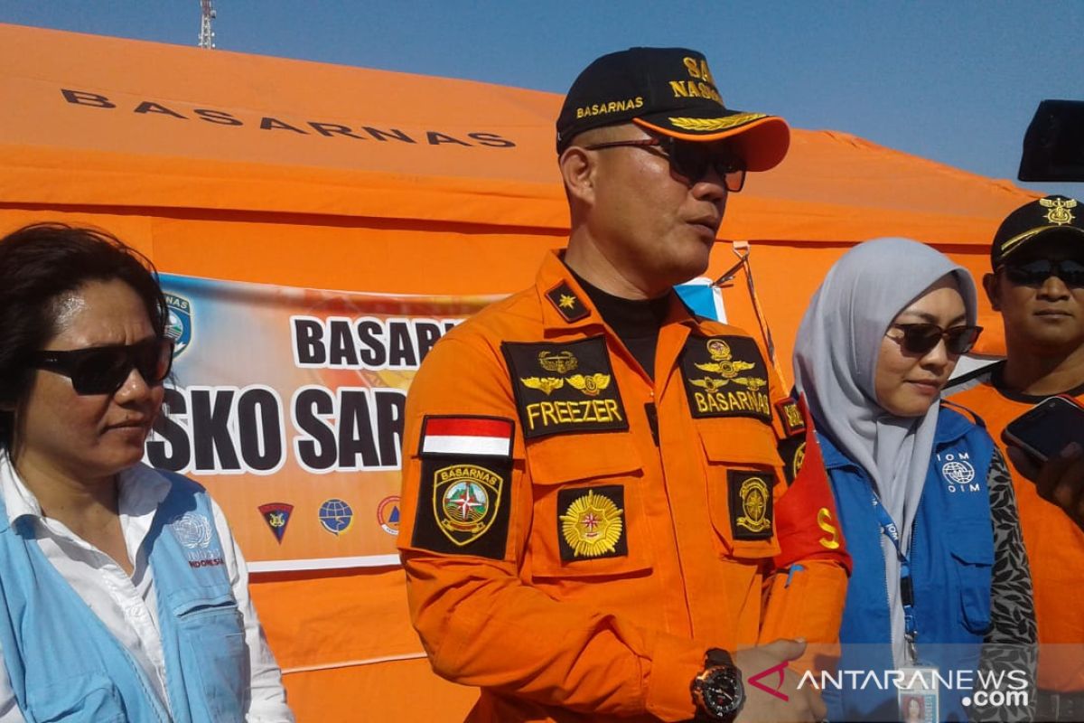 Terbalik saat antarkan rumput laut, tiga nelayan selamat di Pulau Sumba