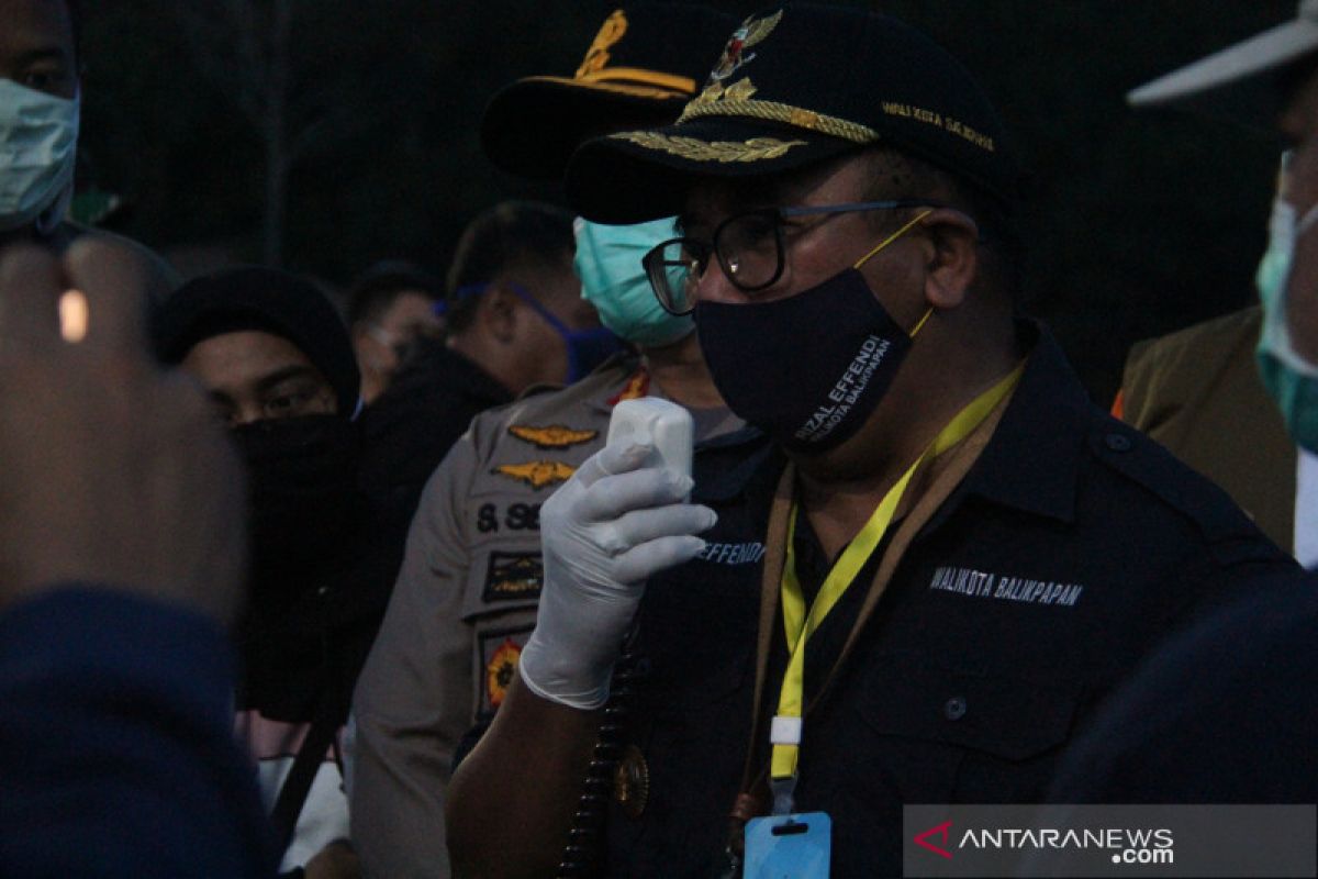 Balikpapan tetap zona merah COVID-19 akibat terjadi penularan setempat