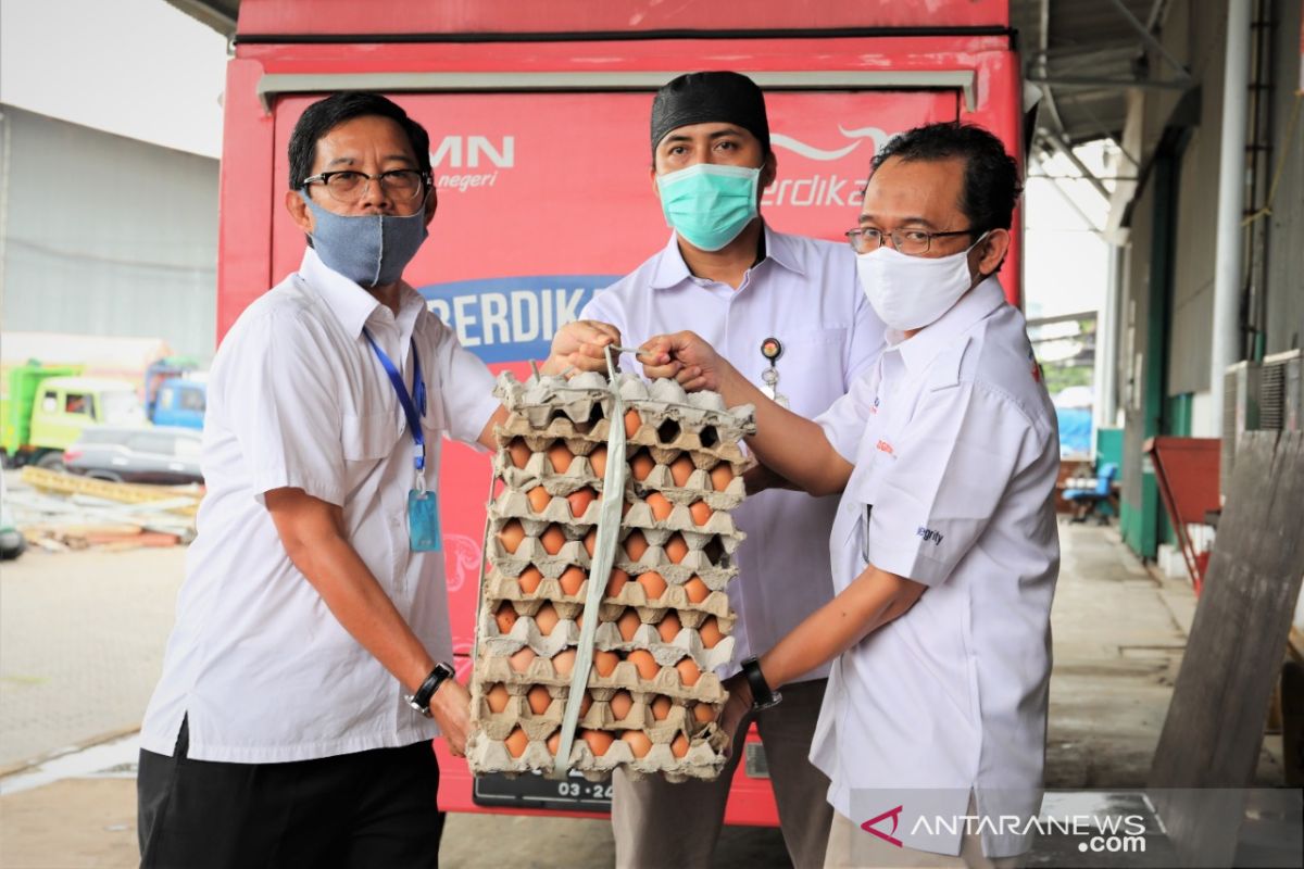 BUMN pangan distribusikan telur dukung program Warung Tetangga