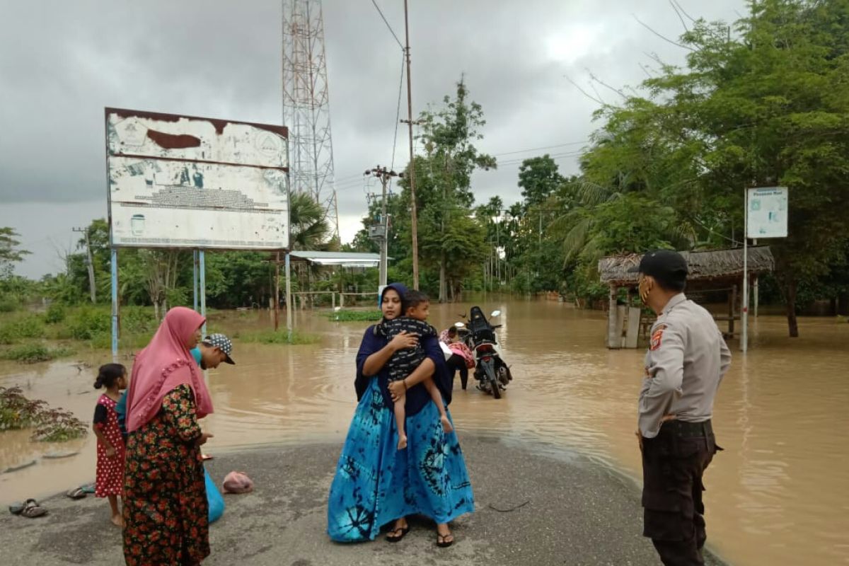 Aceh Utara dilanda banjir dengan ketinggian air hingga 1,5 meter