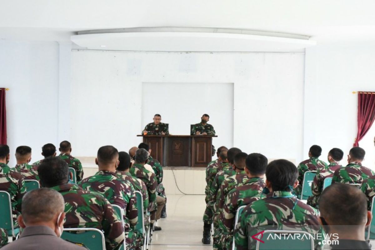 Danrem 143/HO minta prajurit TNI melakukan tes cepat COVID-19