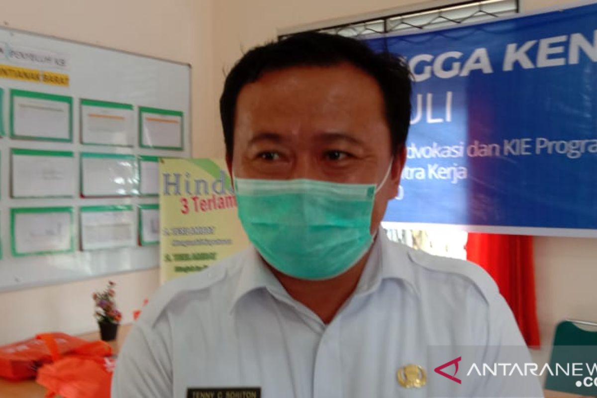 BKKBN Kalbar berikan 710 paket bahan pokok bagi akseptor KB