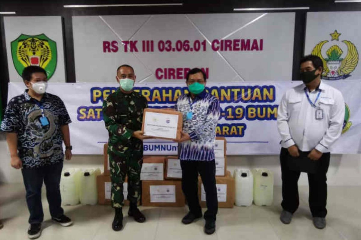 Anggota DPR, Herman Khaeron salurkan alat kesehatan dan sembako di Cirebon