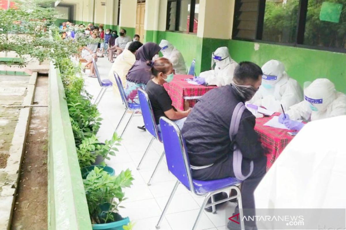 143 orang di Kelurahan Kebon Melati jalani "rapid test"