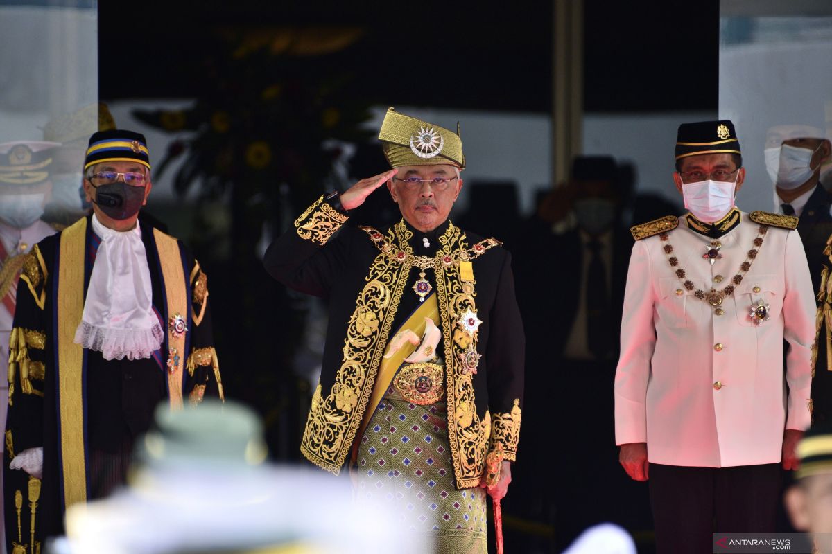 Raja Malaysia menjalani pengobatan kaki di rumah sakit