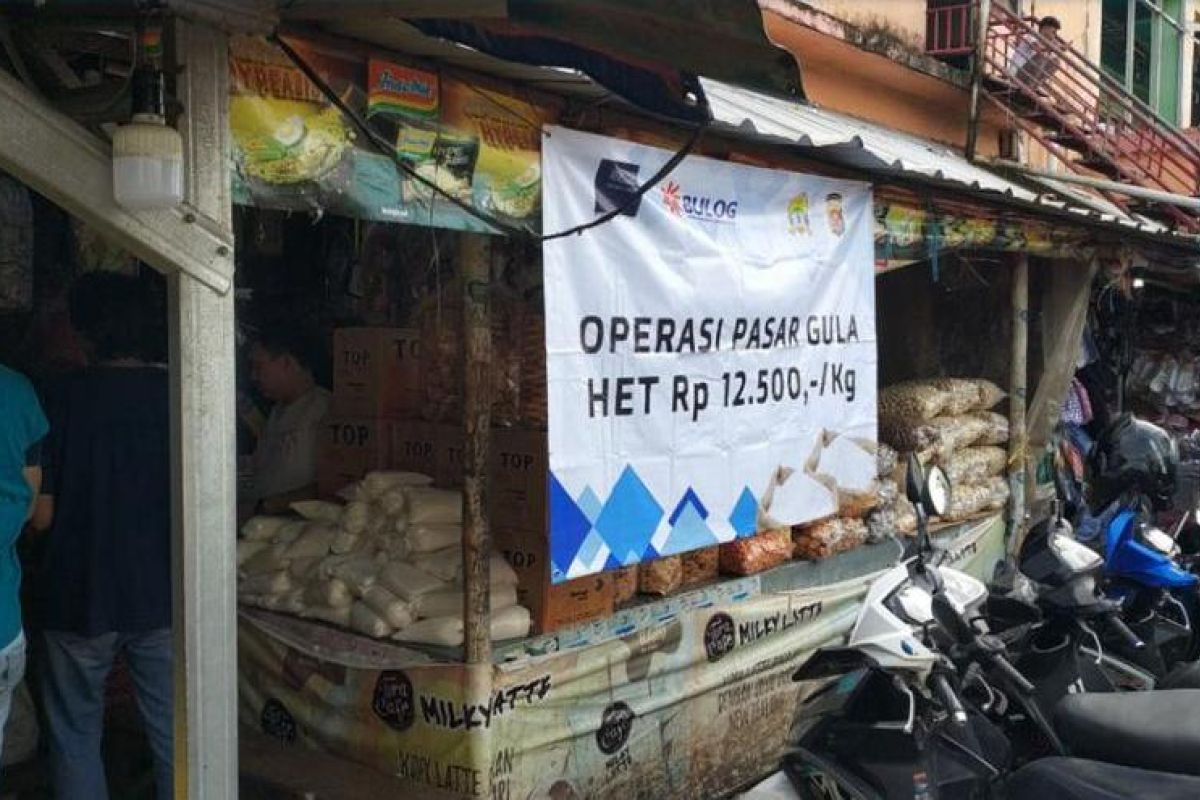 Satgas Pangan Polda Banten pantau OP gula di Pasar Rau