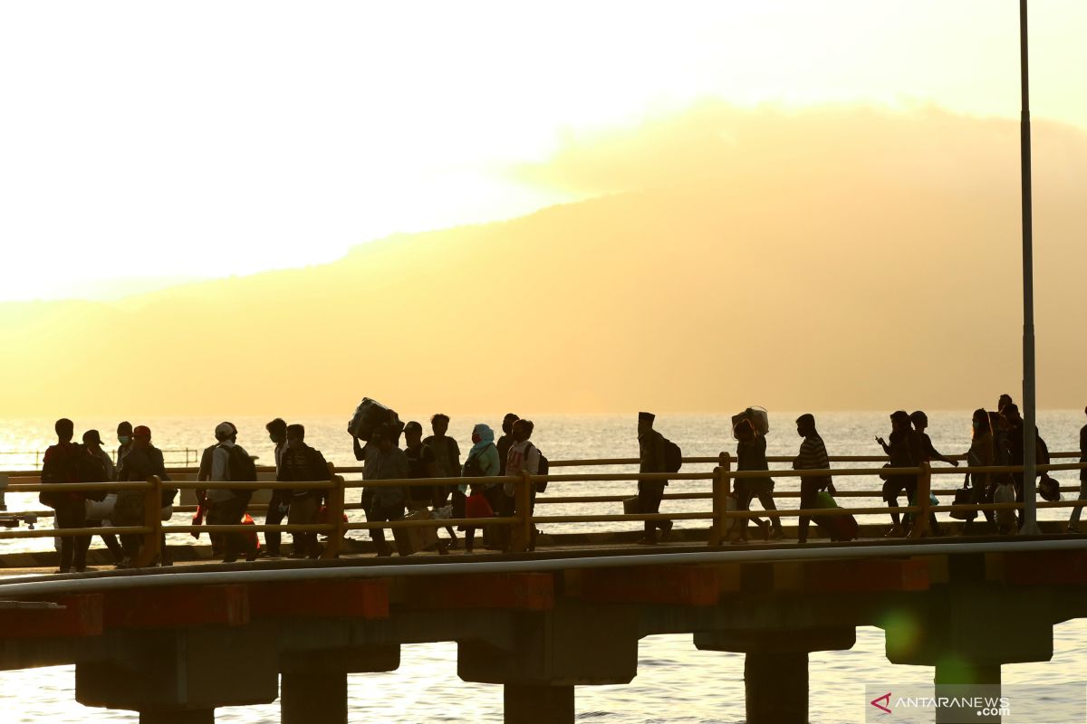 Jumlah penumpang kapal feri di penyeberangan Ketapang-Gilimanuk turun signifikan