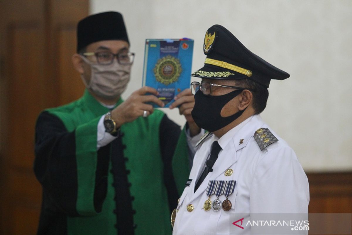 Santoso jabat Wali Kota Blitar usai dikukuhkan Gubernur Jatim