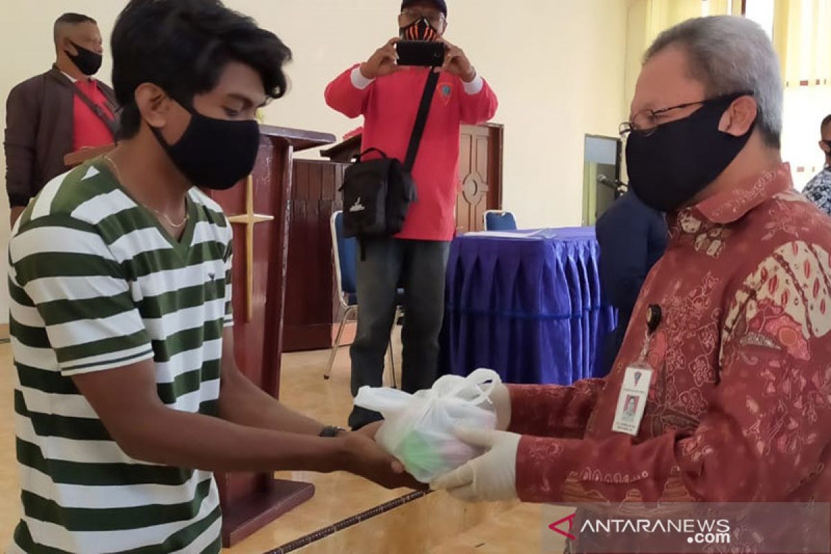 Ratusan musisi-guru PAUD di Ambon dapat bantuan sembako