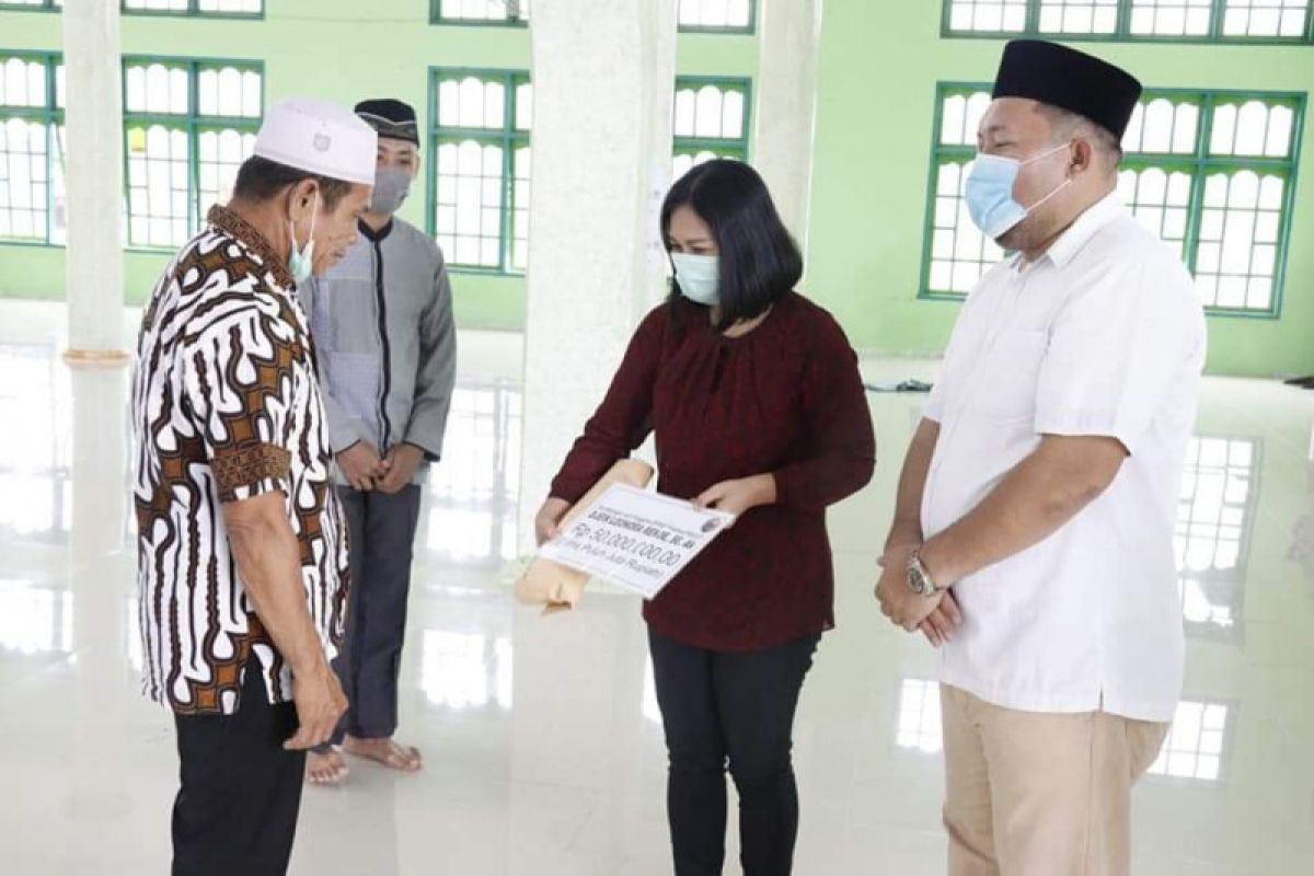 Jelang Idul Fitri, DLR bagikan bantuan bagi umat Muslim Mitra