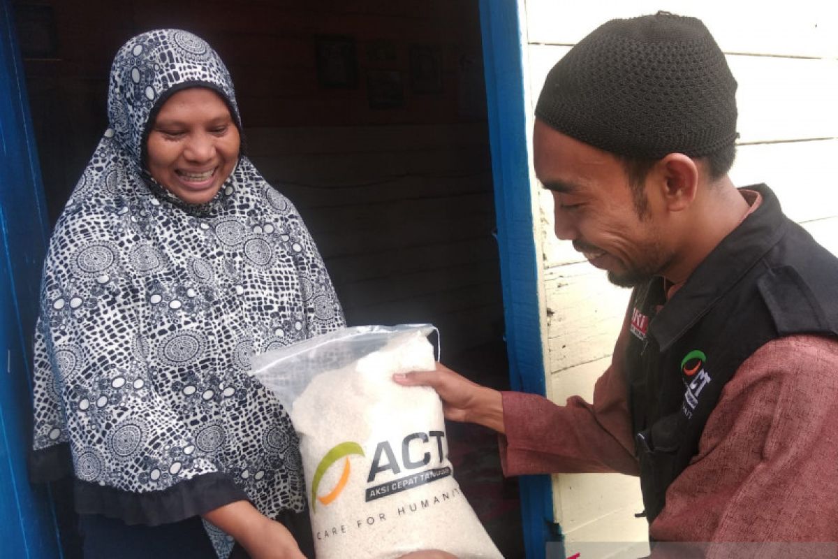 Jelang Idul Fitri Global Zakat- ACT Riau distribusikan beras