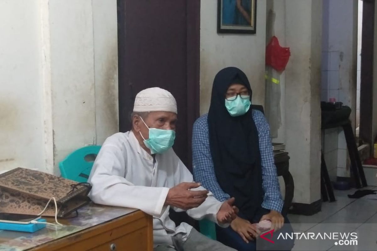 Keluarga pasien positif COVID-19 di Tambora bantah dijemput paksa