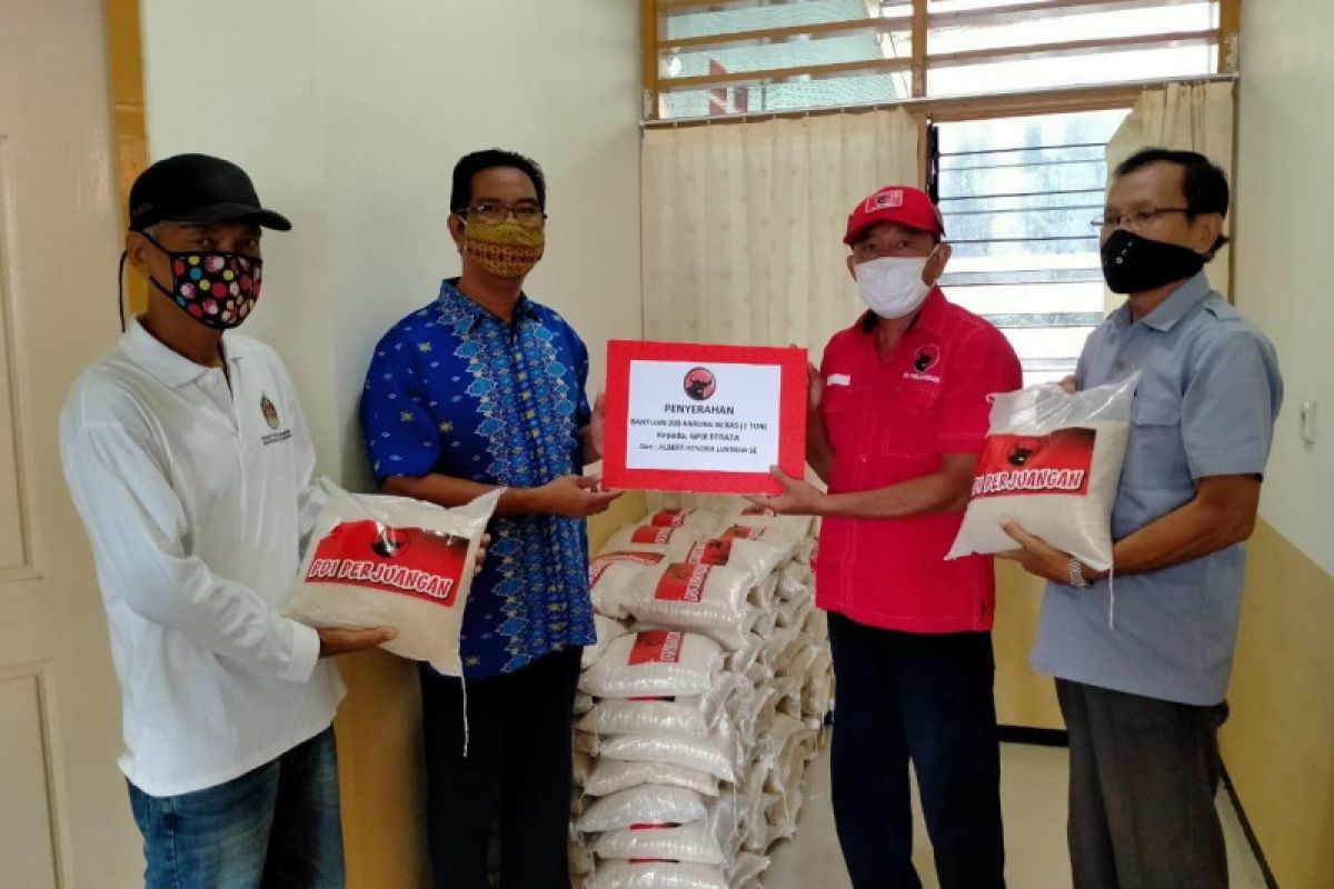 PDIP salurkan dua ribu karung beras bagi warga terdampak COVID-19