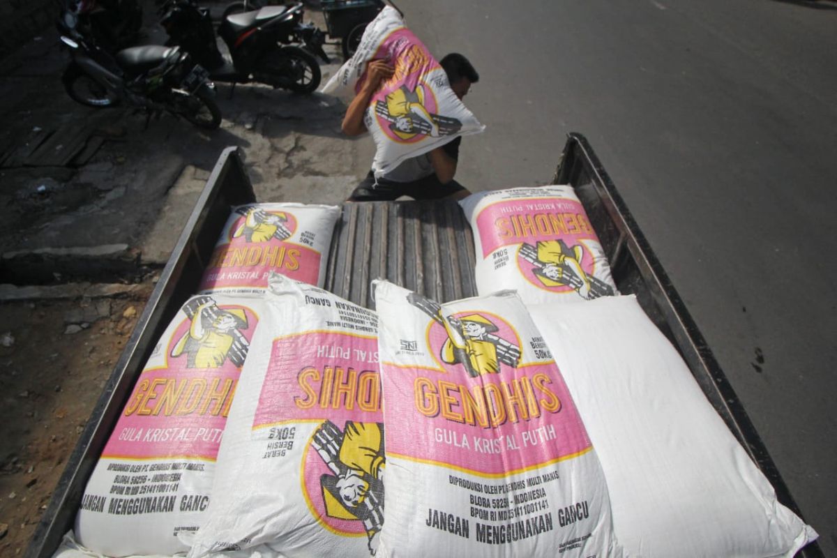 Bulog Jatim operasi pasar gula untuk tekan harga