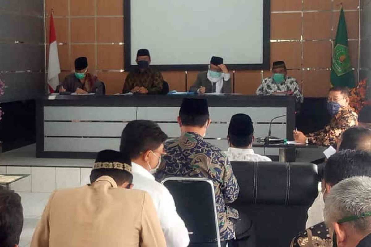 Majalengka izinkan Shalat Jumat dan Idul Fitri