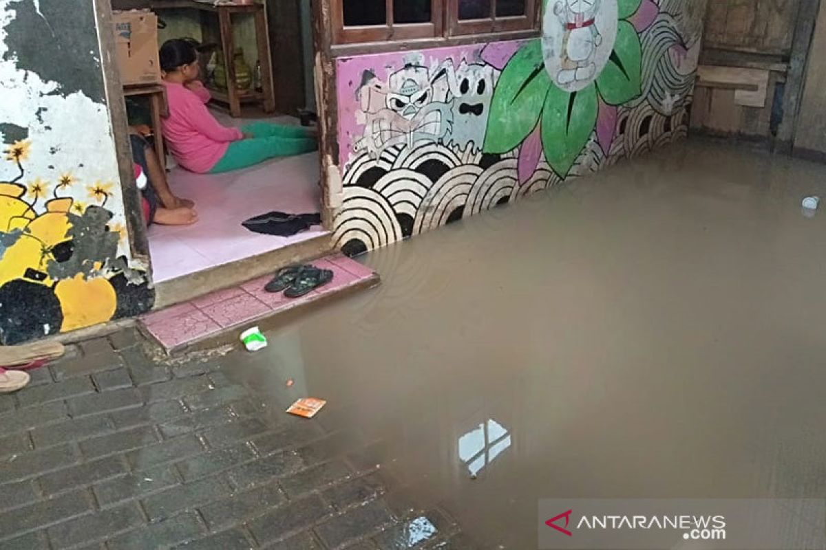 Imbas hujan Kamis,  genangan air terjadi di sejumlah titik Jakarta
