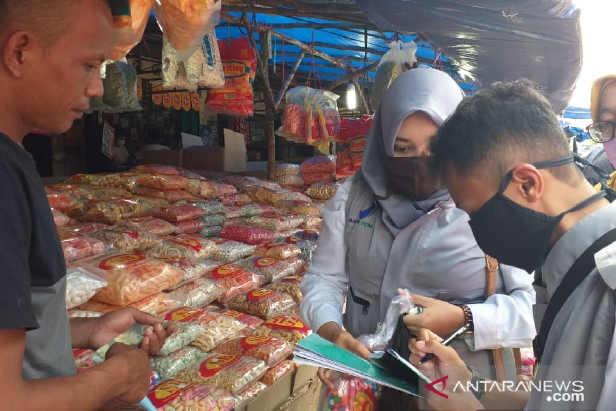 Antisipasi zat berbahaya, Loka POM Belitung uji sampel kue Lebaran