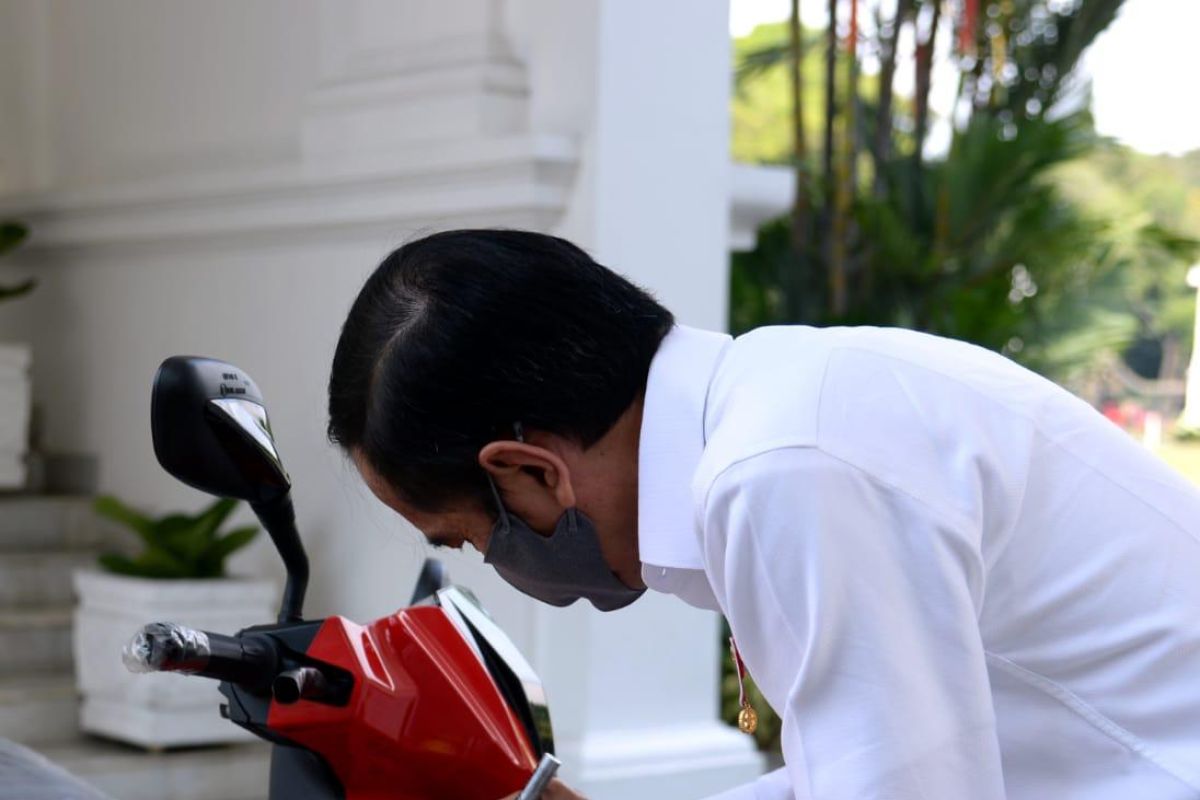 Bamsoet bersyukur motor listrik Presiden Jokowi terjual Rp2,5 miliar