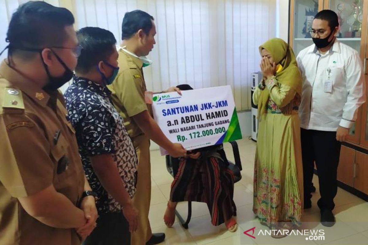 BPJAMSOSTEK Solok serahkan santunan JKK-JKM Rp172 juta