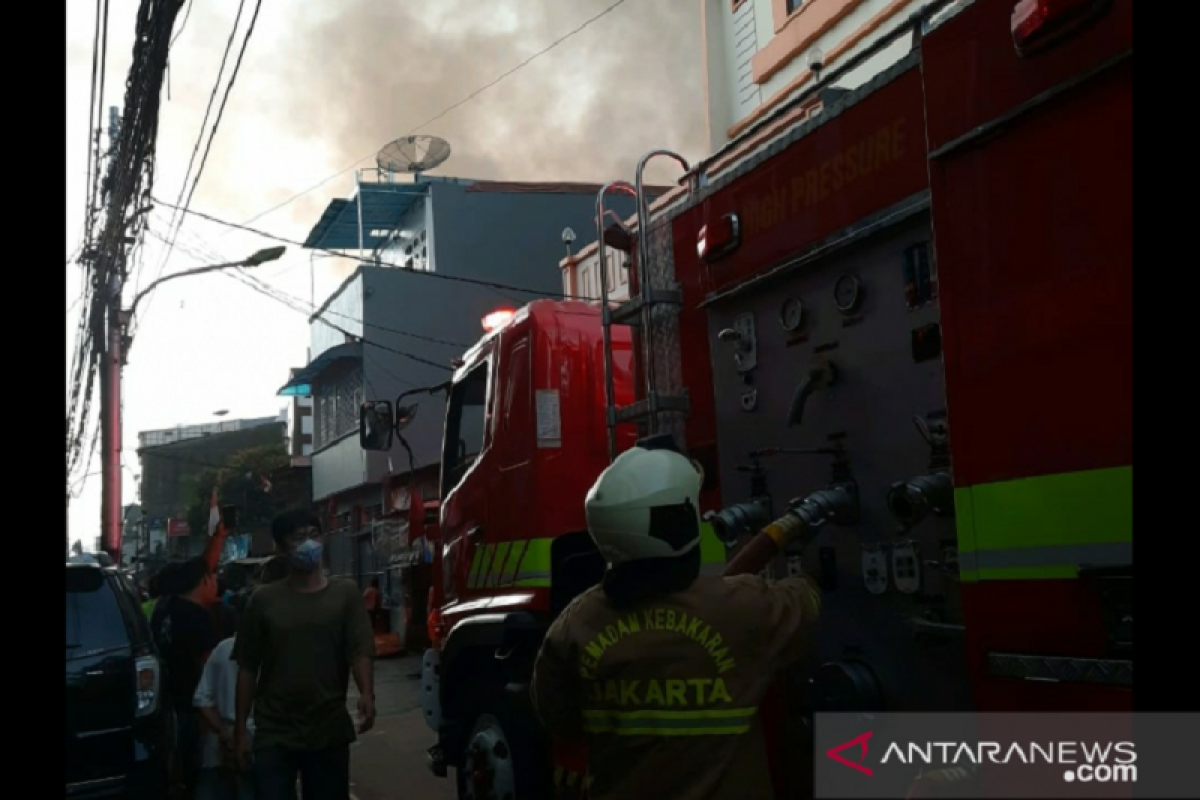 Ratusan rumah di Gang Venus hangus akibat korsleting