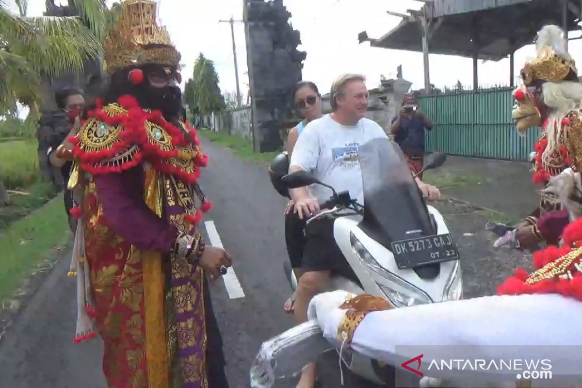 Penari Kecak Tabanan sosialisasikan pencegahan COVID-19