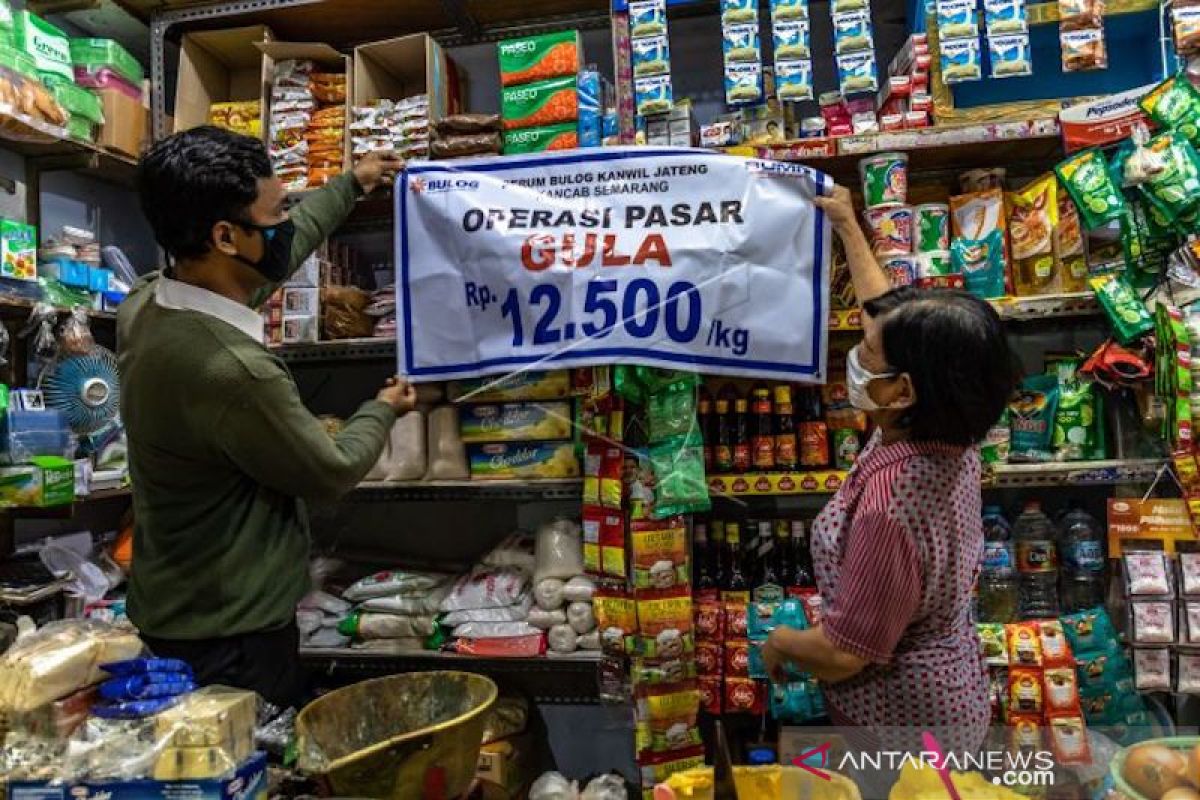 Bulog pasok tiga ton gula pasir ke pasar tradisional Palembang, harga jual hanya Rp12.500/Kg