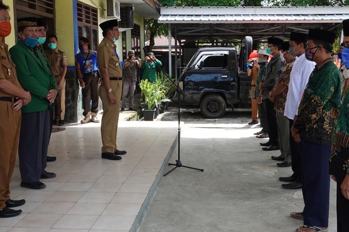 Bupati Pesisir Barat hadiri acara penyerahan bantuan sembako NU