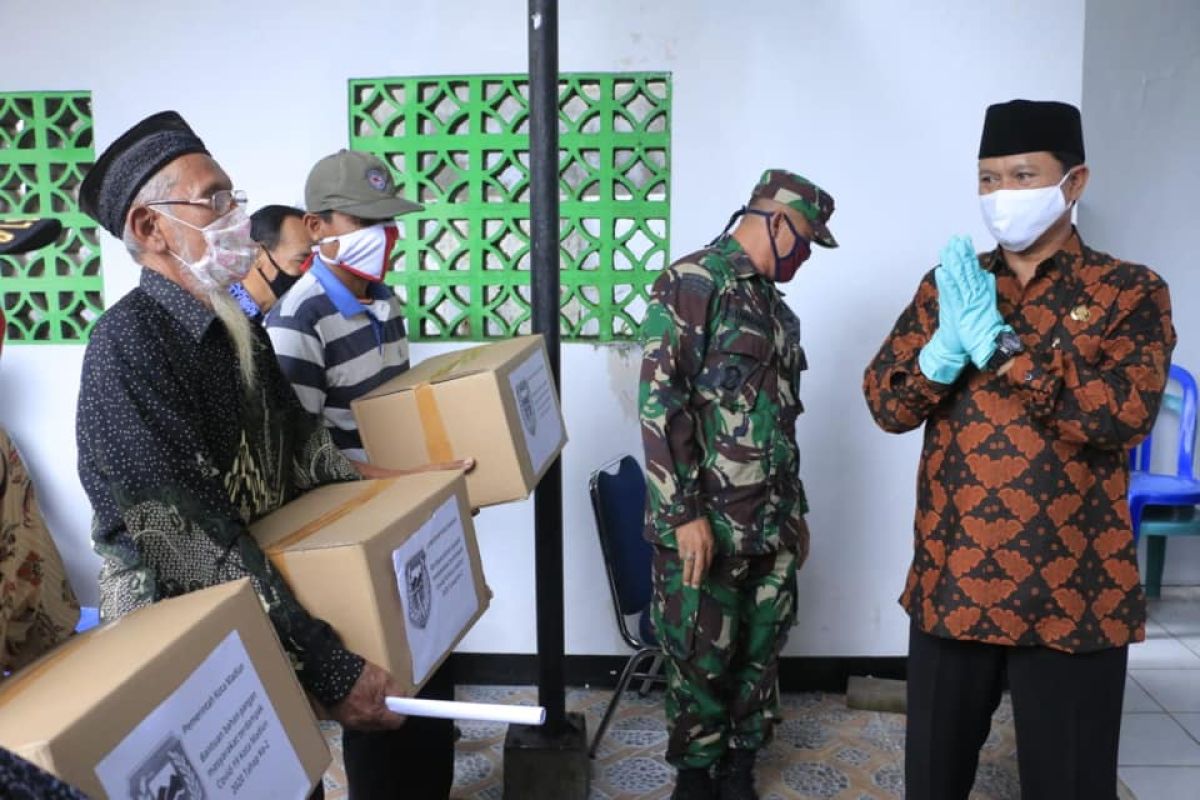 Pemkot Madiun salurkan 511 paket sembako bagi warga Kelurahan Demangan