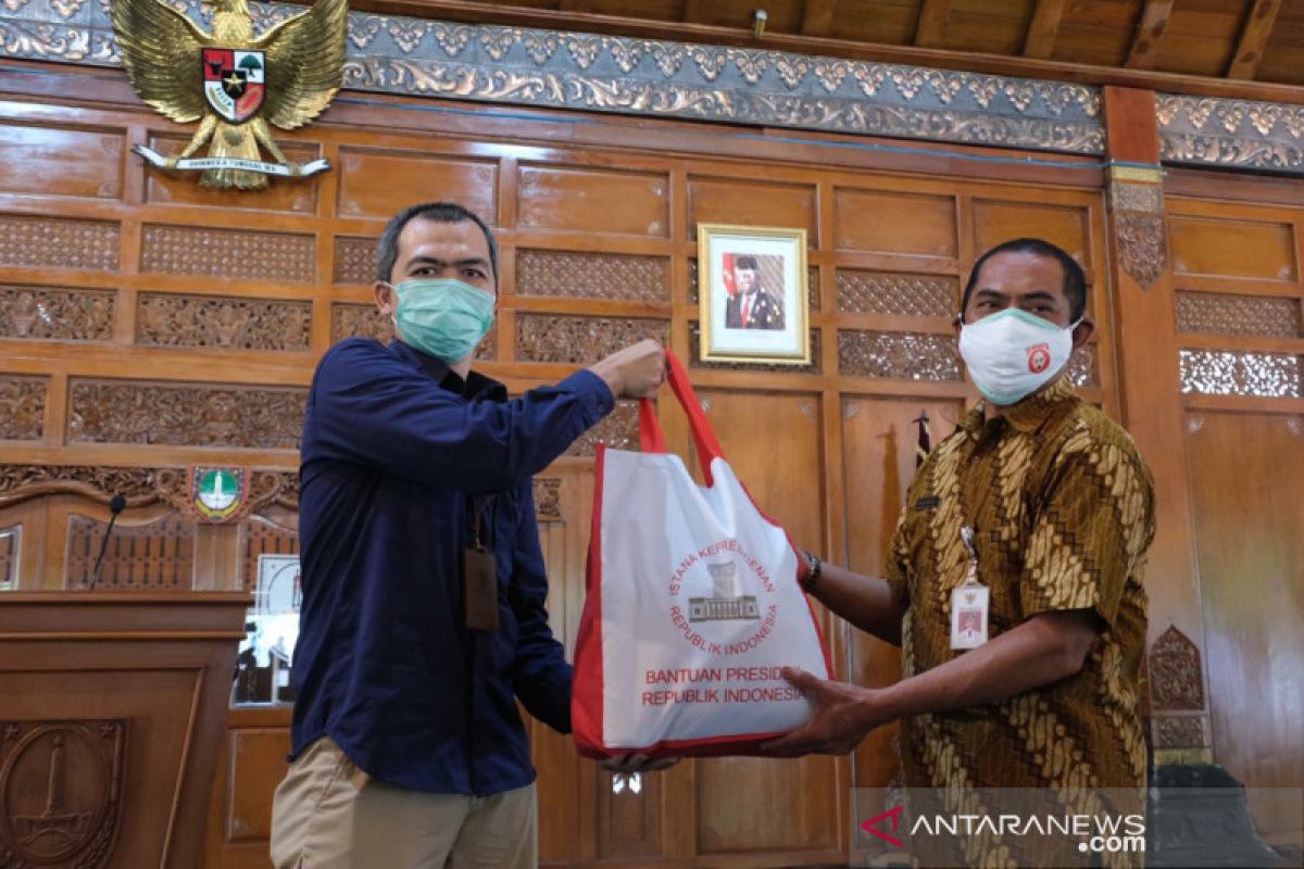 Presiden kirim 20.000 paket sembako ke Solo