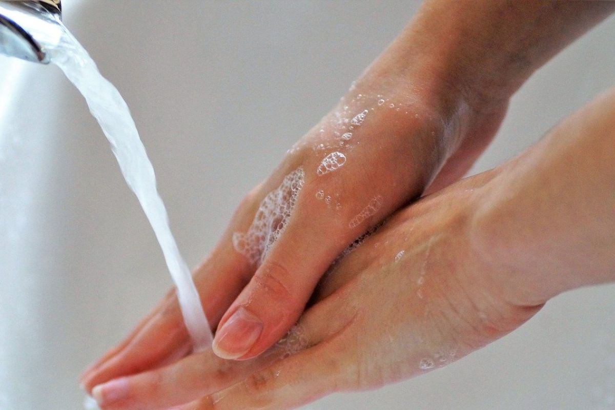 Cuci tangan pakai sabun harus terus diingatkan agar jadi kebiasaan
