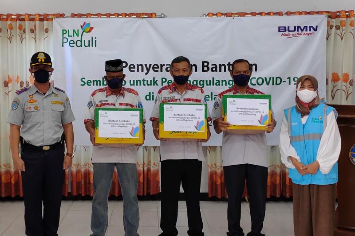 PLN Magelang berikan 300 paket sembako kepada awak angkot