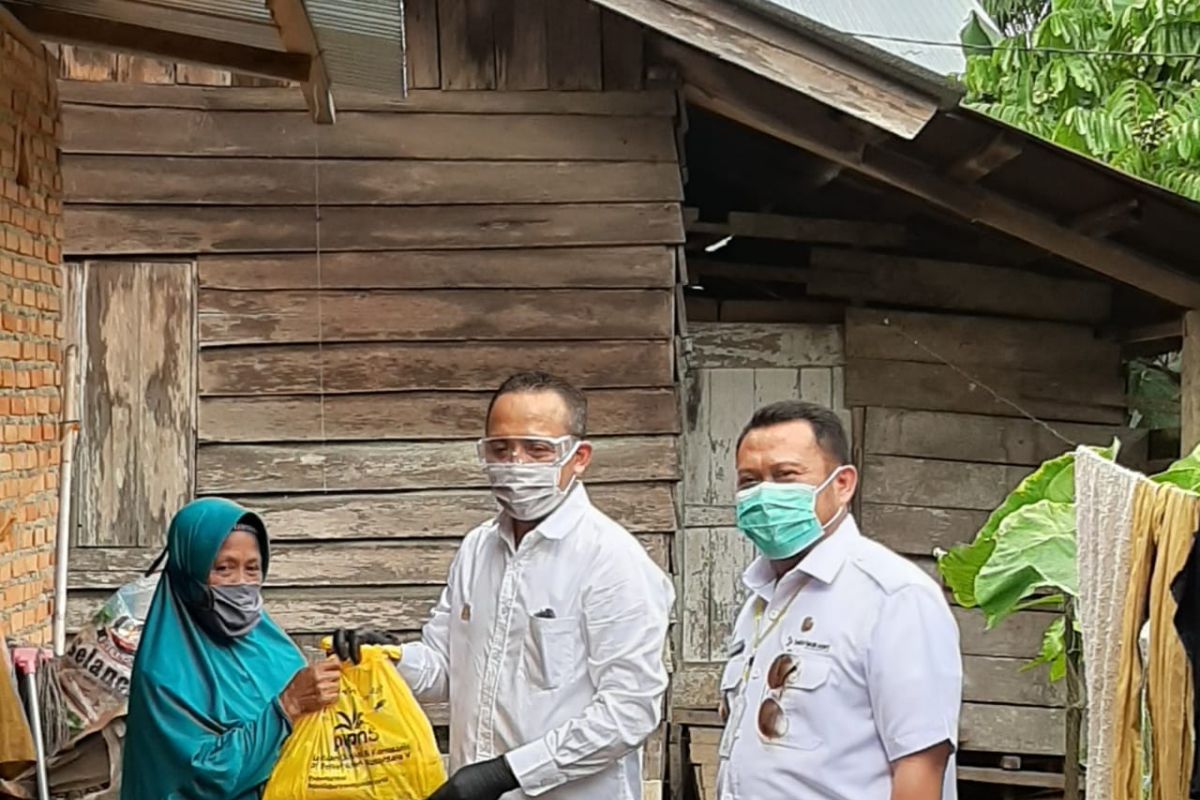 PTPN V salurkan ribuan paket sembako senilai Rp1 miliar di Provinsi Riau dukung new normal