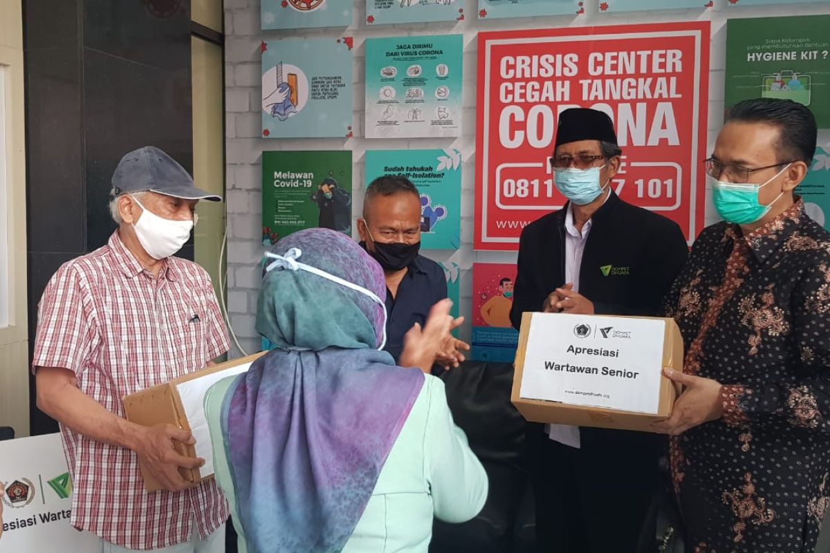 Dompet Dhuafa, PWI help journalists affected by COVID-19 crisis