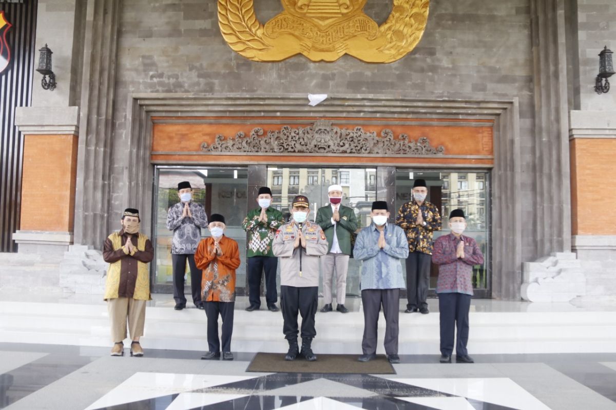 Kapolda Bali imbau masyarakat  Shalat Id di rumah