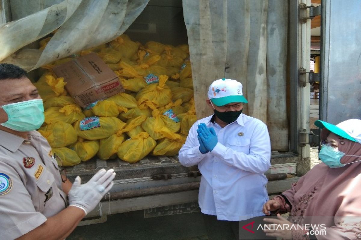 BKIPM Kendari berikan 5 ton ikan kepada masyarakat terdampak COVID-19