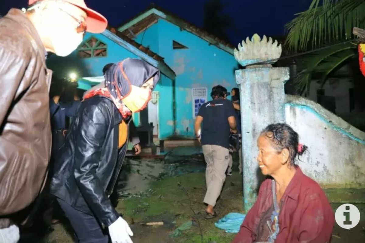 Bupati Tulangbawang Lampung tinjau lokasi bencana puting beliung
