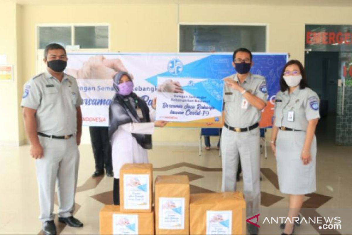 Jasa Raharja Babel serahkan bantuan paket APD ke RSUD Depati Hamzah