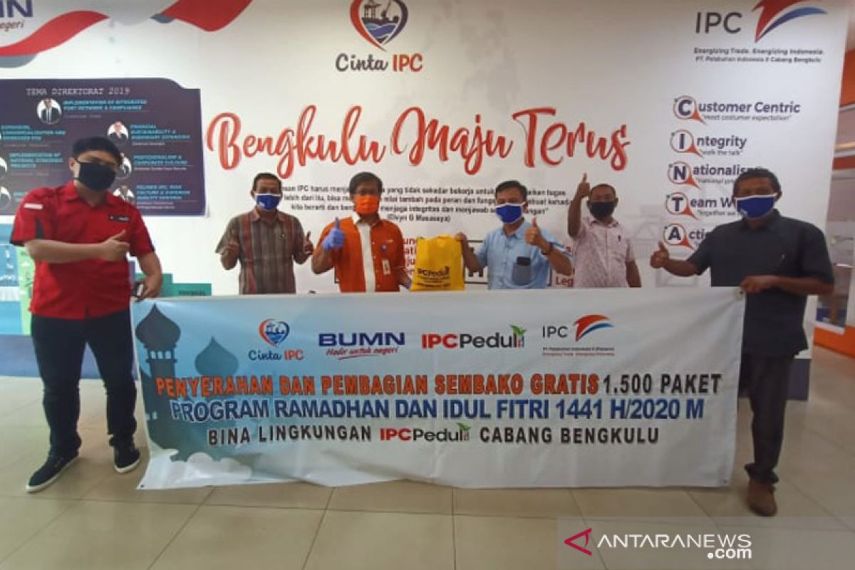 PT Pelindo Bengkulu bagikan 3.000 paket sembako dan takjil