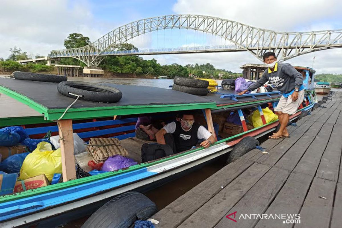 Penumpang di pelabuhan Muara Teweh sepi