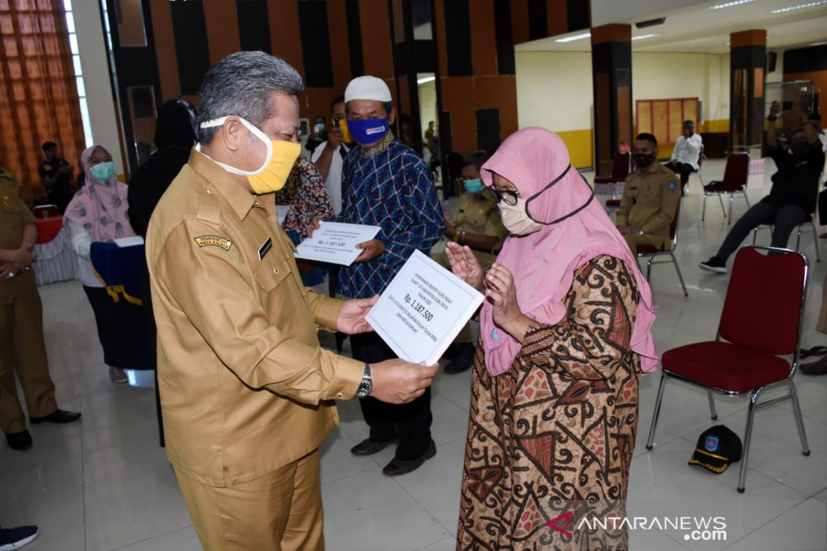 Kubu Raya salurkan insentif guru mengaji