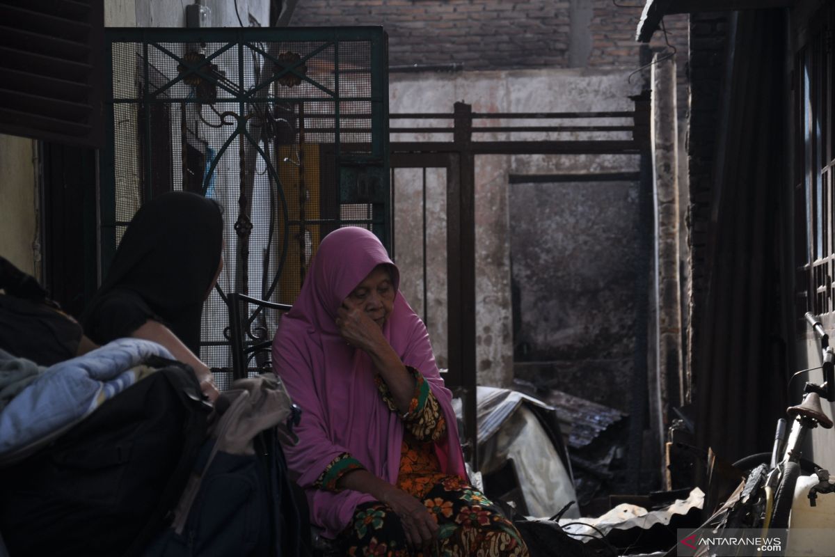 Satu korban tewas akibat dua rumah terbakar di Kota Medan