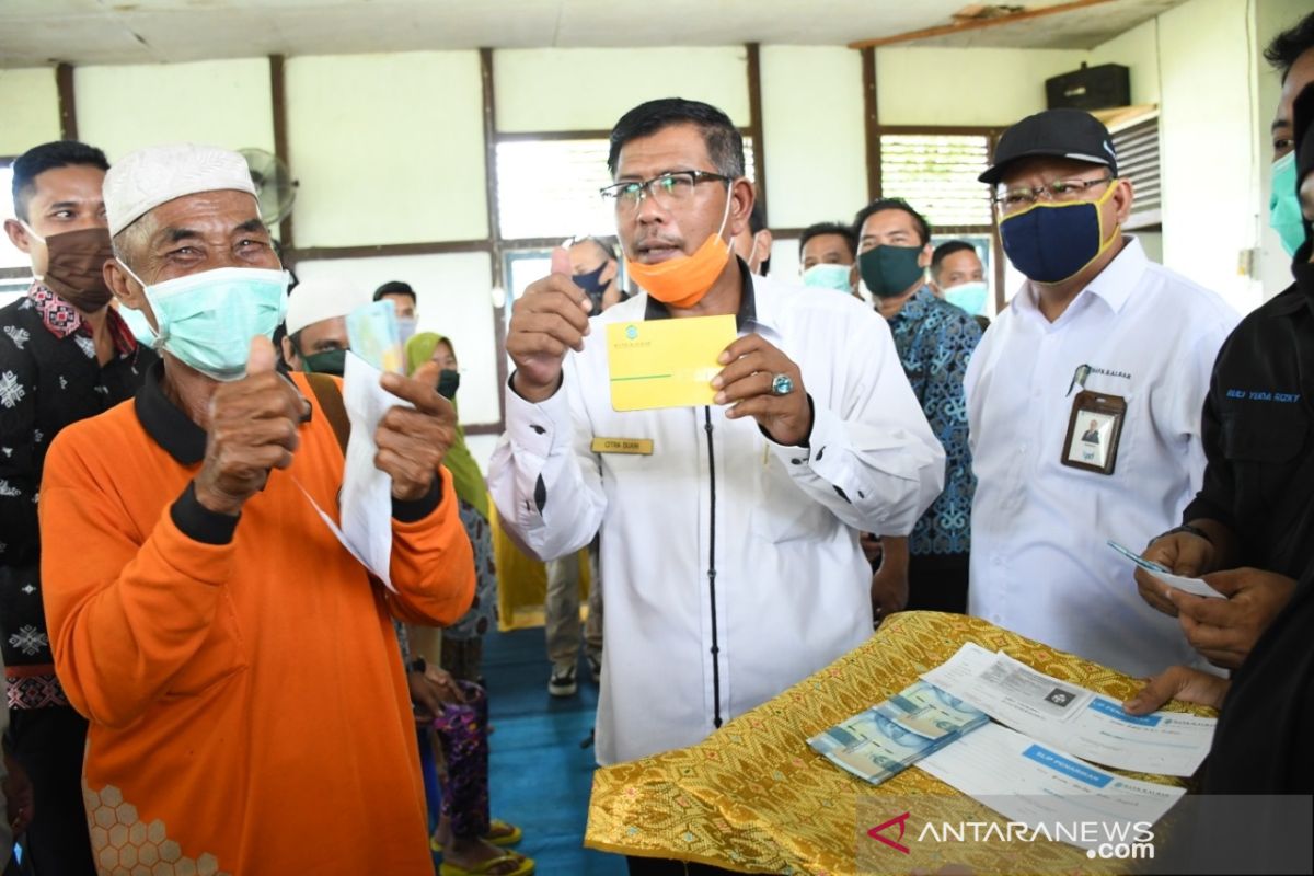 Bupati Citra luncurkan BLT DD pelopor Desa Penjalaan