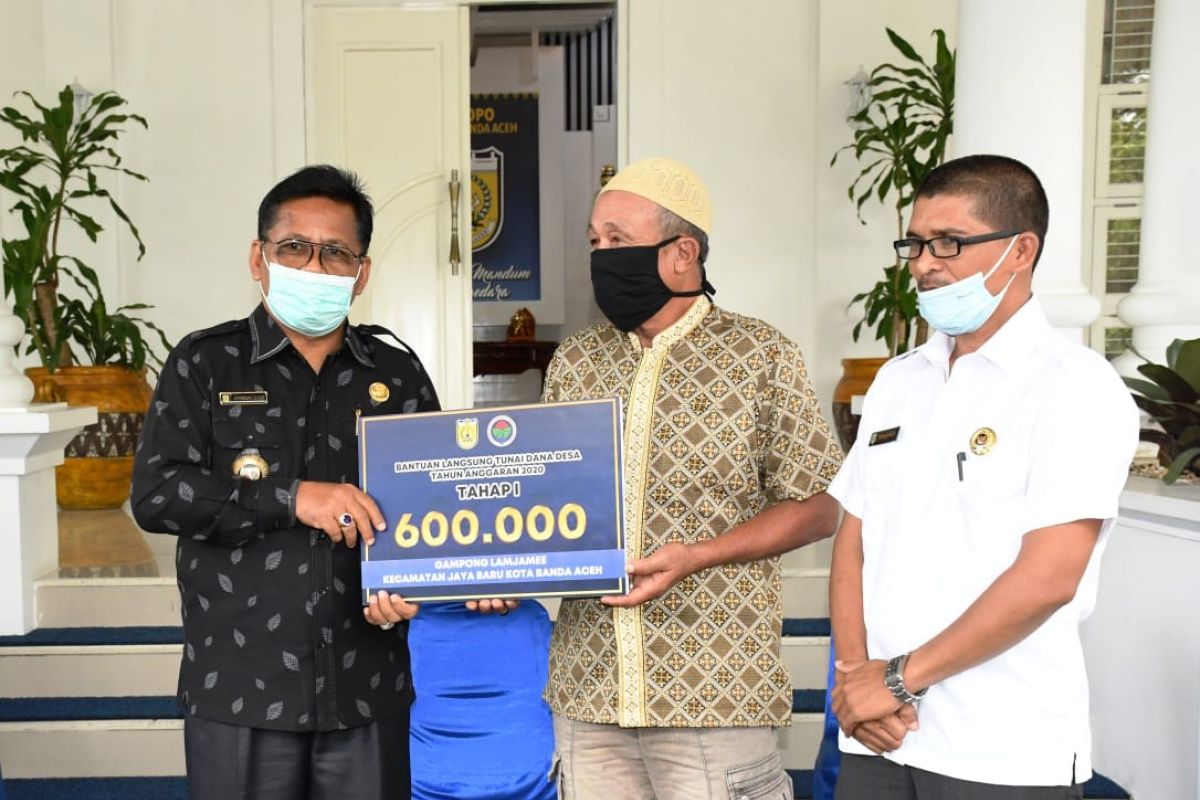 Serahkan dana BLT, Aminullah minta keuchik kawal dana tepat sasaran