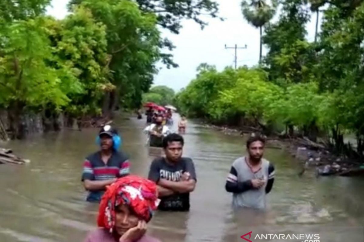 Pemkab sediakan dapur umum bagi 44 KK terdampak banjir di Sumba Timur