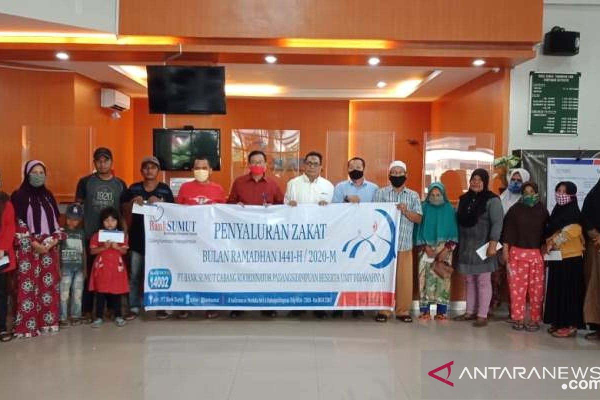 PT Bank Sumut Padangsidimpuan salurkan zakat