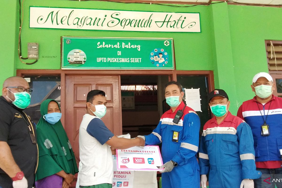 Pertamina RU VII serahkan APD bagi Puskesmas Seget Kabupaten Sorong