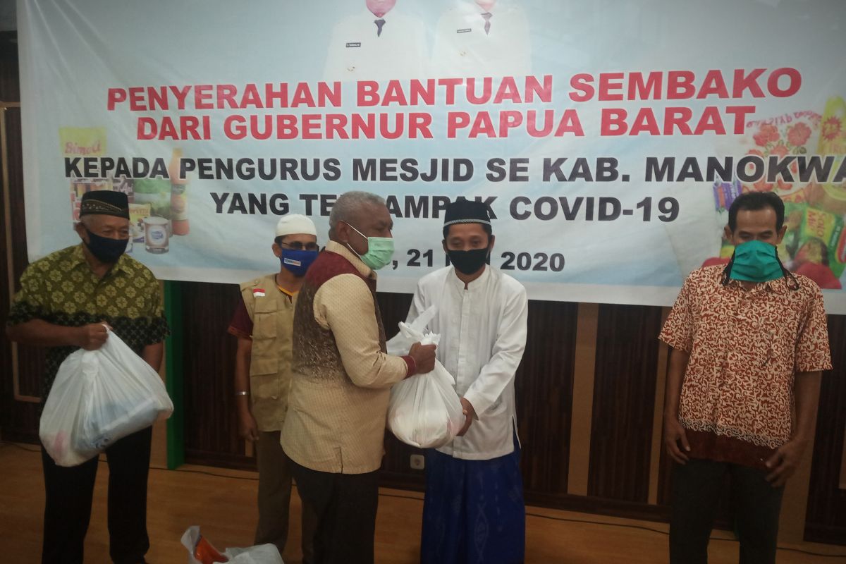 Warga muslim Papua Barat diminta doakan tim medis COVID-19